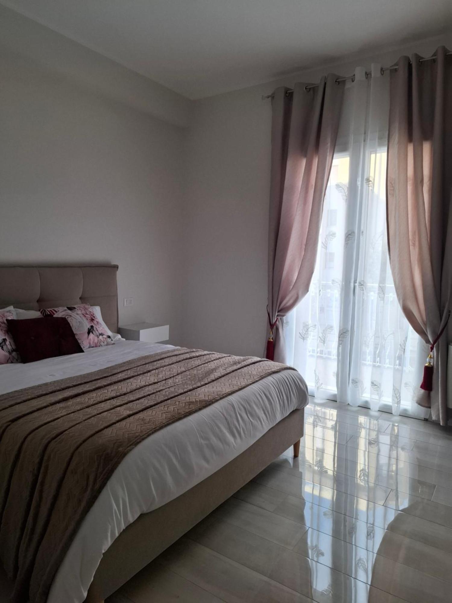 Mariam Royal Apartment & Rooms レッジョ・ディ・カラブリア エクステリア 写真